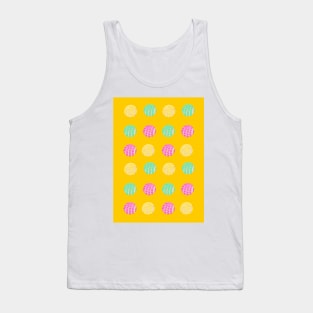 Fun pan dulce conchas patter with yellow background Tank Top